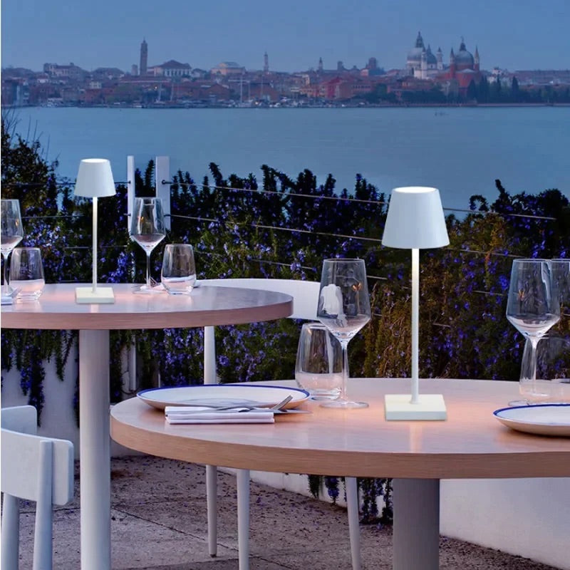 Bezdrátová LED stolní lampa | Vezměte si osvětlení kamkoli chcete