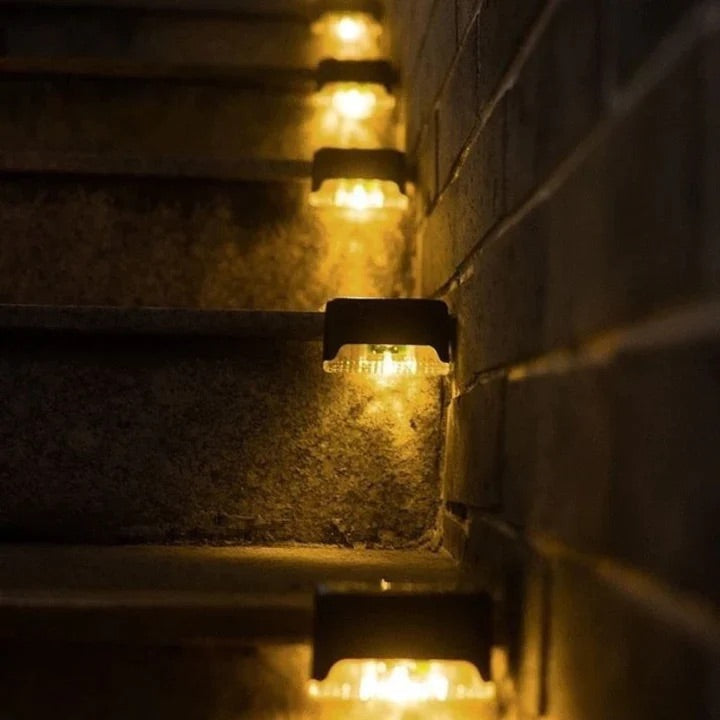 ソーラー充電式ステップライト | 屋外スペースをより美しくし、夜間の歩行を安全にします